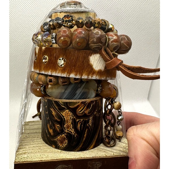 $140 ⭐️ NEW Sandra Ling Leather & Stretch Bead Bracelet Set Stack w Tower Stand - Picture 5 of 8